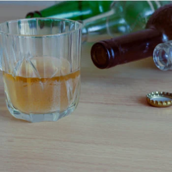 Стакан с алкоголем